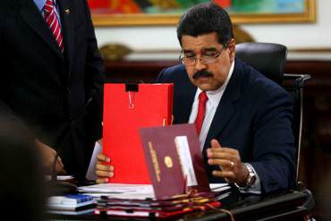 ¿SE VIENE SHOW ROJITO?  Maduro deberá explicar la política económica más fracasada del mundo