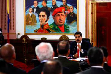 ¿CUCHILLO PA’ SU PESCUEZO? Maduro anuncia: «Delitos de corrupción ahora no prescribirán»