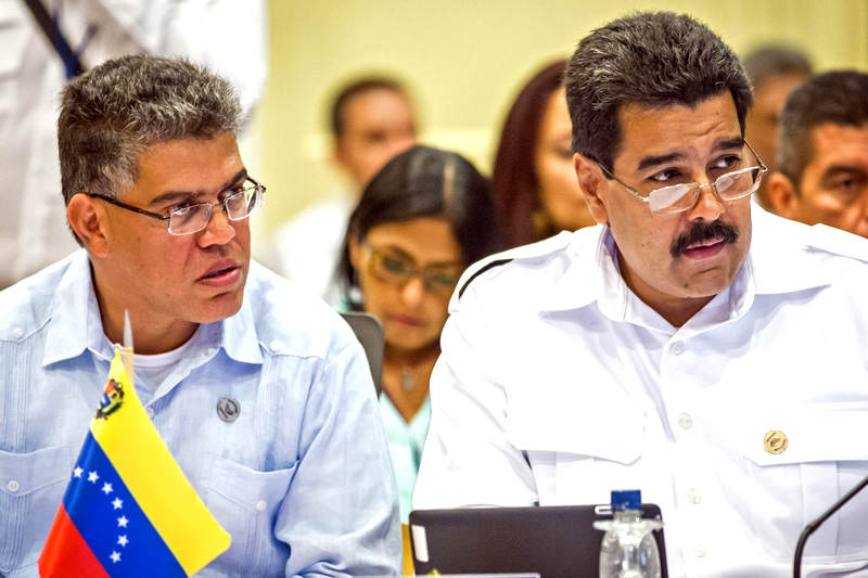 Nicolas-Maduro-con-Elias-Jaua-11192014-3-800x533