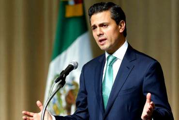 ¿CÓMO ES LA COSA? Peña Nieto se mantiene al margen y dice que los venezolanos deben resolver la crisis de «manera pacífica»