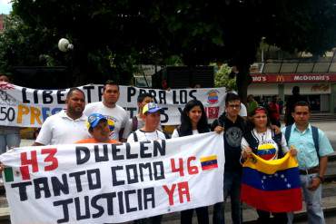 ¡DANDO EL EJEMPLO! En Caracas marchan en solidaridad con estudiantes mexicanos (+ Fotos)