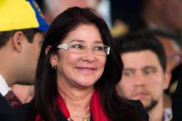 ¡COMO SI CON MADURO NO ES SUFICIENTE! Cilia Flores tendrá programa semanal de una hora