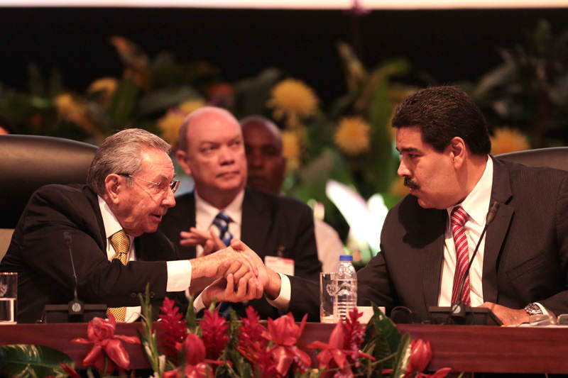 Cumbe-del-Alba-Nicolas-Maduro-Raul-Castro-12142014-4-800x533