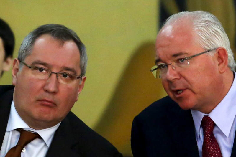 Dmitry-Rogozin-viceprimer-ministro-de-Rusia-llega-a-Venezuela-800x533