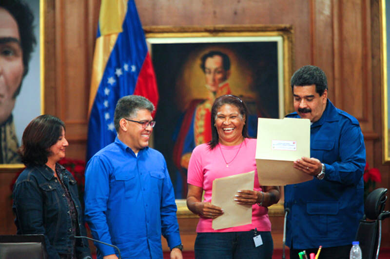 Elias Jaua y Nicolas Maduro 12132014 