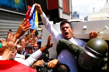 ¡PLENA DICTADURA! Maduro ignoró el clamor mundial contra el encarcelamiento de Leopoldo
