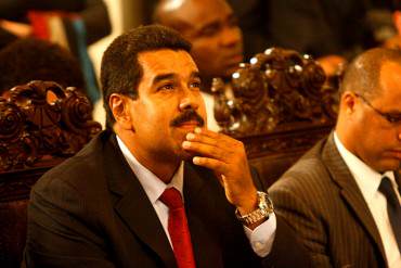 ¡CRECE EL DESESPERO! Maduro viajará a países productores de petróleo buscando «subir precios»