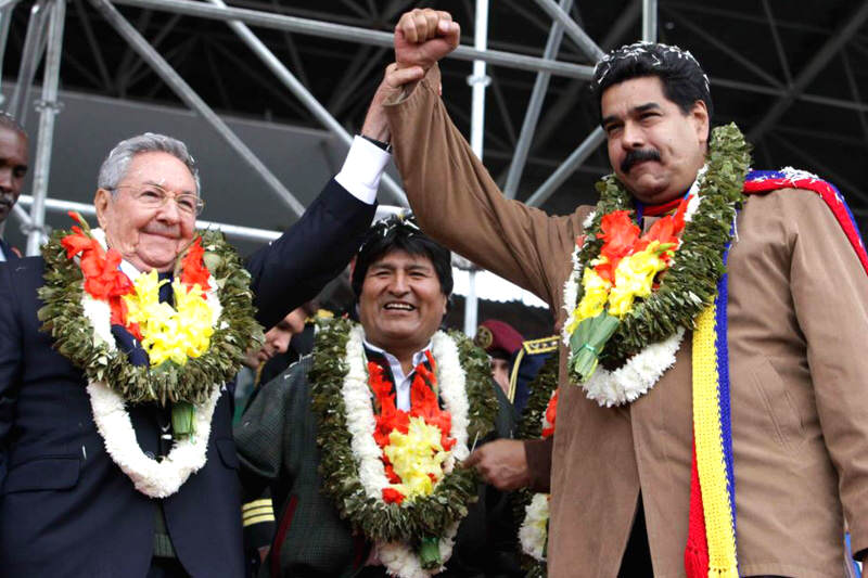 Nicolas Maduro con Raul Castro 