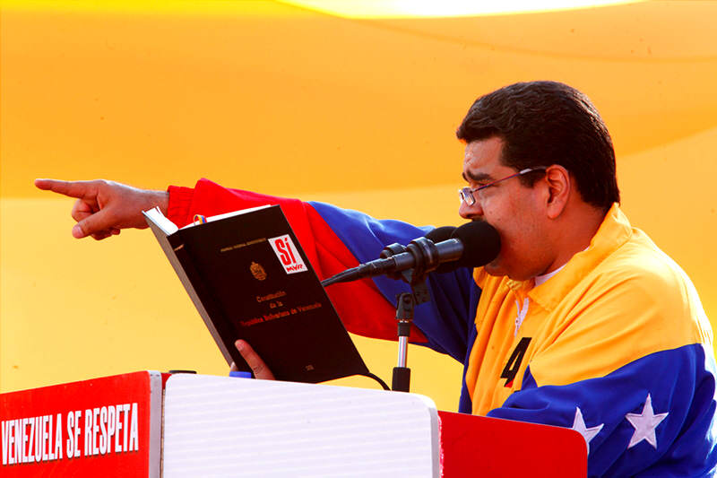 Nicolas-Maduro-marcha-constitucion-señala-amenaza