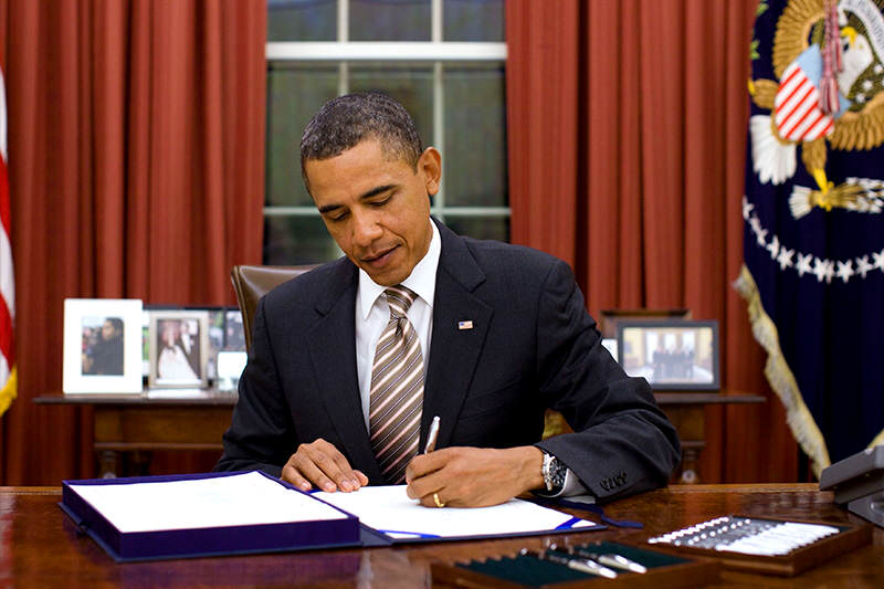 Obama-firma2