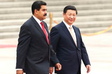 ¡VERDADERA TRAICIÓN A LA PATRIA! Maduro llega a China para terminar de hipotecar lo que queda de país