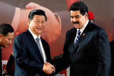 China acuerda con Venezuela construcción de 1.500 planteles… ¡A CAMBIO DE NUESTRO PETRÓLEO!