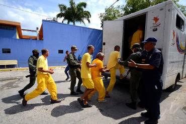 ¡COMO DELINCUENTES! Detenidos en protestas de 2014 siguen recluidos en cárceles comunes