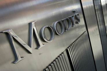 ¡SEGUIMOS CAYENDO! Moody’s baja calificación de Venezuela y augura fuertes pérdidas para inversores en bonos