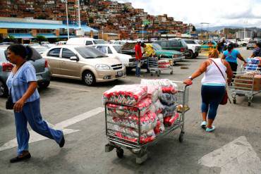 ¡NOS LLEVARON A LA MISERIA! Makro establecerá un «cupo mensual» de compra por persona