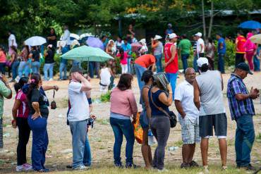 ¡EL COMUNISMO DE MADURO! Bloquearán a todas las personas que compren «más de lo normal»