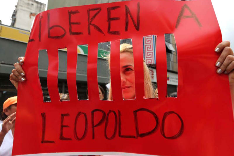 Lilian-Tintori-Liberen-a-Leopoldo-Lopez-800x533