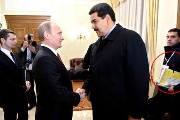 ¡FUE A RUSIA A VENDER LA PATRIA! Maduro remata nuestros campos petroleros por efectivo (+Foto)