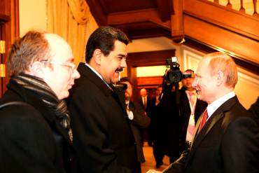 ¡EL INCAPAZ VENDIÓ AL PAÍS! Maduro acuerda con Putin ampliar participación rusa en faja petrolífera