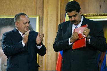 ¡RENUNCIA YA INCAPAZ! Politólogo chavista admite: Maduro tiene el país «al borde del colapso»