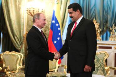 ¿A CUENTA DE QUÉ? Maduro dice que consiguió en Rusia «cuantiosos recursos» para asumir la crisis