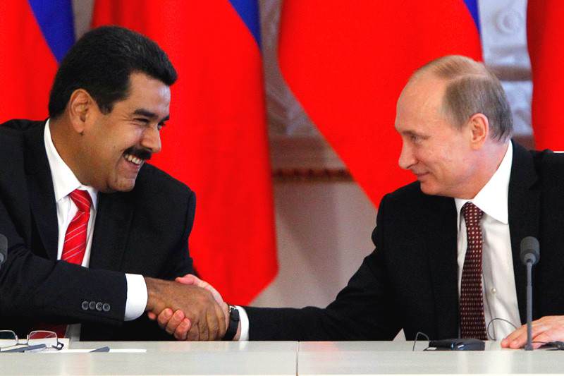 Nicolas-Maduro-con-Vladimir-Putin-Presidente-de-Rusia-7-800x533