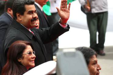 ¡LLEGÓ EL VIAJERO FRECUENTE! Nicolás Maduro hace parada técnica en Venezuela: Llegó a Miraflores