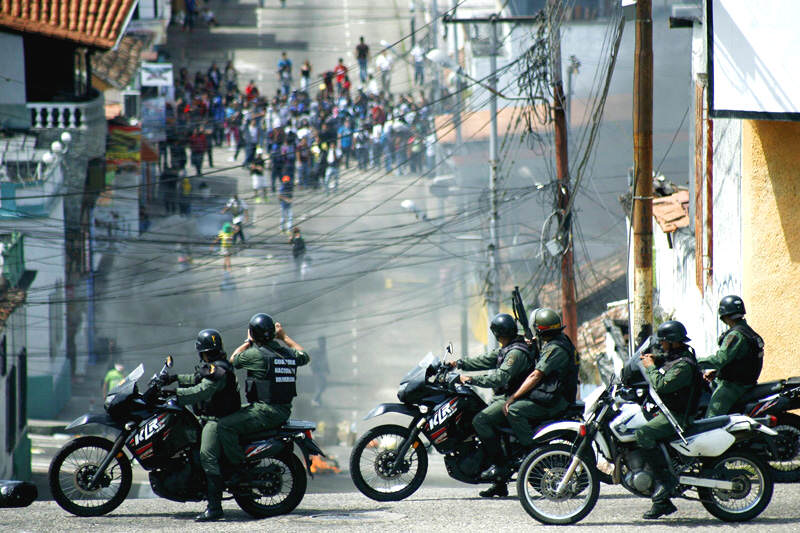 Protestas-en-Venezuela-San-Cristobal-01-16-2015-1-800x533