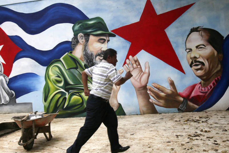 Pueblo-Cubano-Fidel-Castro-Comunismo-Cuba-800x533