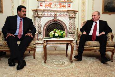 ¿DICTADOR DESESPERADO? Maduro vuelve a Rusia en busca de «ayudita» con precios del crudo