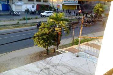 ¡VUELVE LA CALLE Y LA REPRESIÓN! Reportan manifestaciones en La Isabelica este #9E (+Fotos)