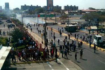 ¡SE PRENDE LA CALLE! Reportan protestas en alrededores de Urbe en Maracaibo #28E (+Fotos)