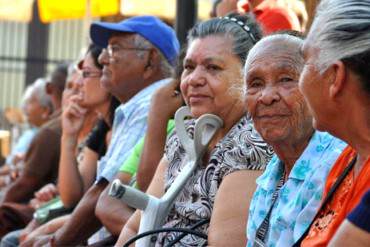 ¡DESAMPARADOS! Aseguran que Maduro manipula el tema de las pensiones: «No ha cumplido»