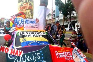 ¡CREATIVIDAD A MILLÓN! Venezuela celebró los carnavales con la «carroza de la escasez» (+Foto)