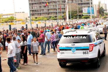 ¡LA HUMILLACIÓN SOCIALISTA! Marabinos hicieron hasta tres días de cola por un televisor a «precio justo»