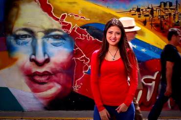 ¡EL PAÍS DE LAS MARAVILLAS! Daniela Cabello lanza video en inglés y niega caos en Venezuela