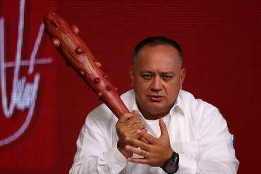 ¿MÁS O MENOS? Cabello: Hay que defender la revolución hasta que no quede ni un solo enemigo