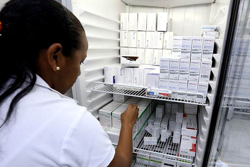 Escasez-de-Medicos-Medicamentos-en-Venezuela-800x533