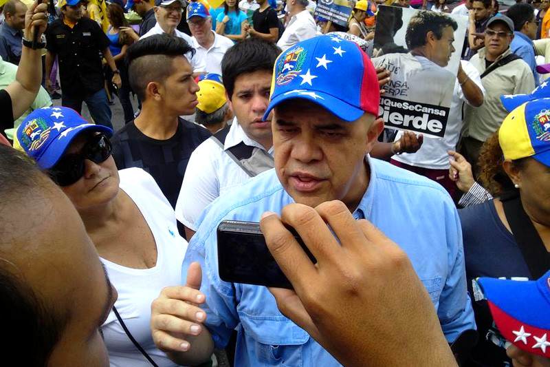 Jesus-Chuo-Torrealba-MUD-02-21-2015-6-800x533
