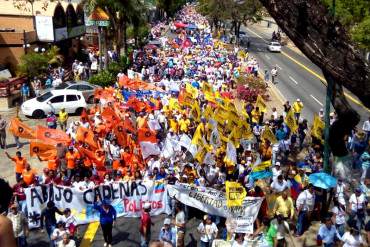 ¡ABAJO CADENAS! Grandiosa marcha por la libertad por estudiantes y civiles en Barquisimeto