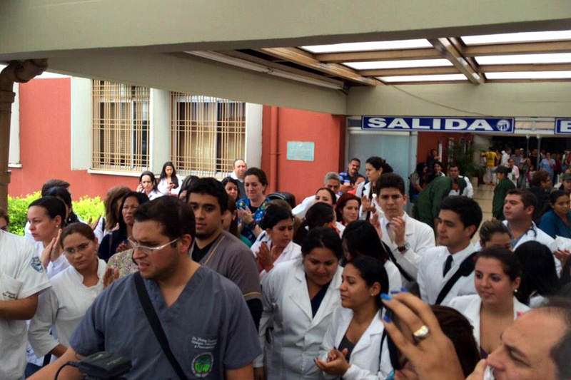 Medicos-Venezolanos-detenidos-por-ayudar-en-protestas-800x533