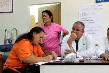 ¡ASÍ DE INSÓLITO! Golpean a una enfermera en pleno ambulatorio por decir que “no hay insumos”