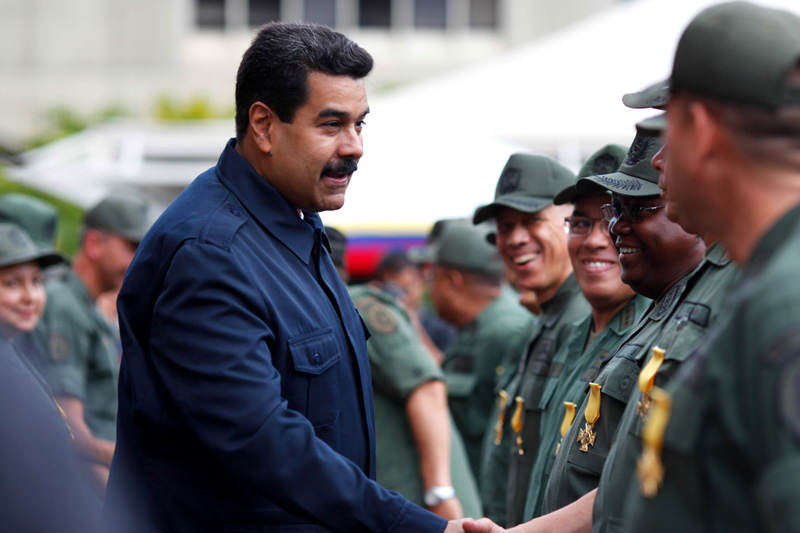 Nicolas-Maduro-con-Militares-GNB-FANB-5-800x533