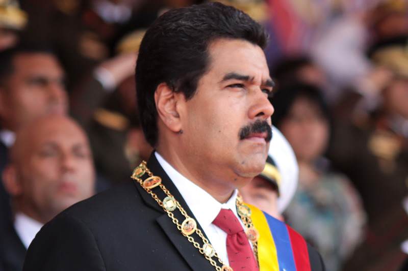 Nicolas-Maduro-preocupado-pensando-02-28-2015-2-800x533