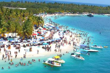 ¡TURISMO CHÉVERE! Más del sueldo mínimo debe gastar una familia por un solo día de playa