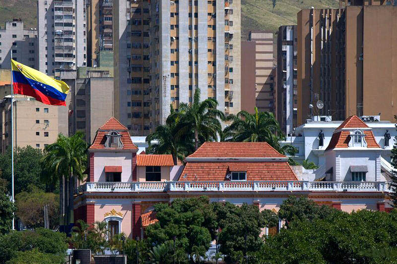 Palacio-de-Miraflores-Caracas-Venezuela-800x533