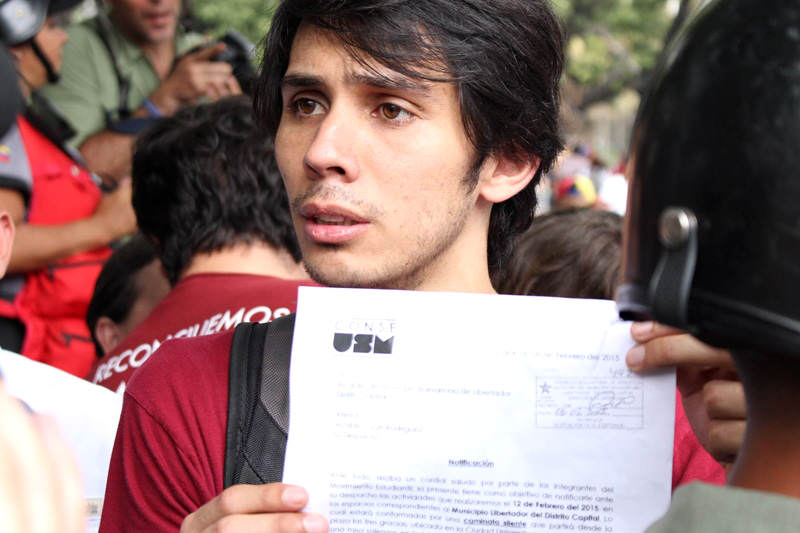 Protestas-de-Estudiantes-en-Venezuela-12F-7-800x533