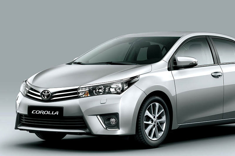 Toyota-Corolla-2015-Sedan-Exterior-Venezuela-3-800x533