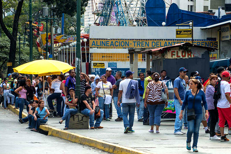 colas-para-comprar-alimentos-escasez3