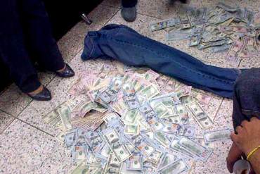 ¡PILLA’O! Detienen a hombre tras incautarle más de $400 mil en Maiquetía entre sus pantalones